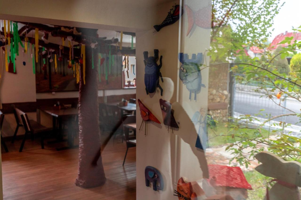 Bike Bistro A Penzion U Vsech Andelu Nove Mesto pod Smrkem Dış mekan fotoğraf